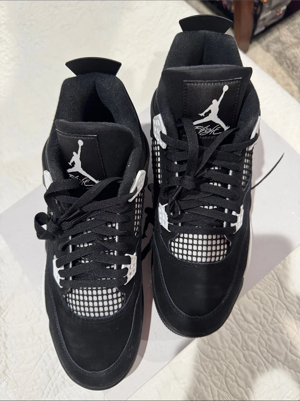 Jordan 4 White Thunder Men’s Black and White Mens 12. Authentic. See photos.